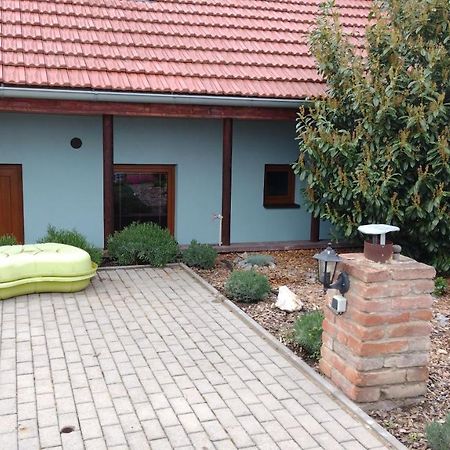 Ferienwohnung Sklipek V Agati Drnholec Exterior foto